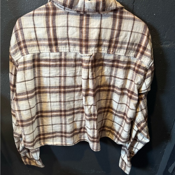 Women’s American Eagle Outfitters Brown and Cream Button Down Crop Shirt - Picture 3 of 3